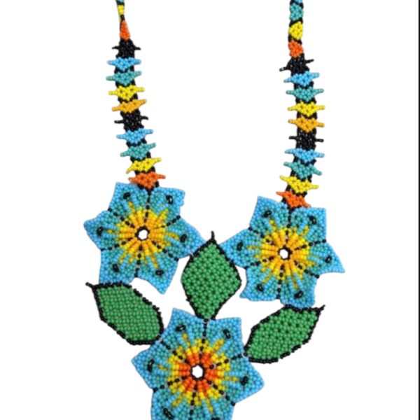 collar de Flores verdes y amarillo